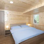 Konukevi Zotlar House 3*