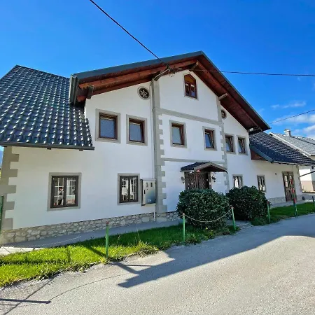 Zotlar House 3*